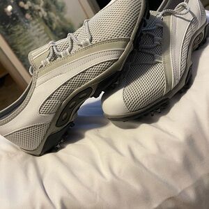 FootJoy Gray Athletic Shoes with Streamlined Design golf spike shoes 8.5M women
